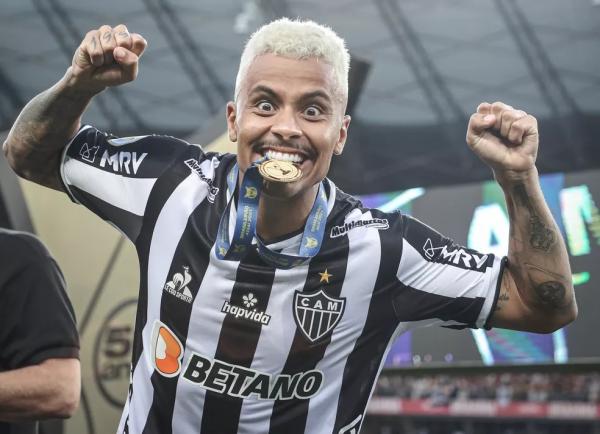 Allan celebra título do Brasileiro pelo Atlético-MG.(Imagem:Pedro Souza/Atlético-MG)