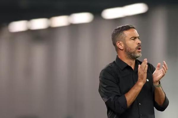 Confronto com o Pachuca pode ter sido o último de Artur Jorge pelo Botafogo.(Imagem:Vitor Silva/Botafogo)