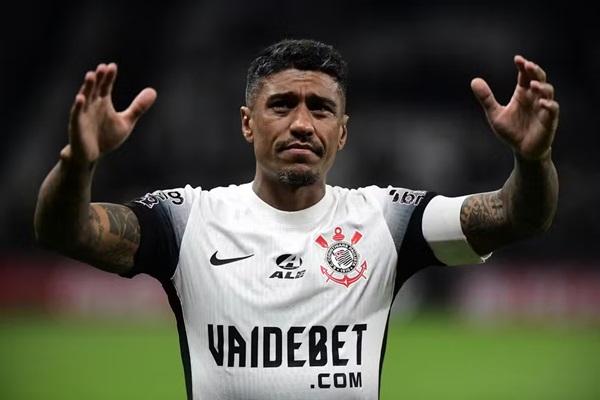 Paulinho se emociona em despedida do Corinthians.(Imagem:Marcos Ribolli)