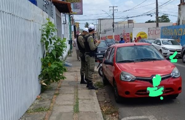 3º BPM de Floriano realiza operação de trânsito com foco em estacionamento irregular.(Imagem:Divulgação/PM)