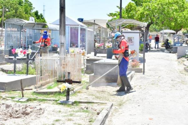 Cemitérios de Floriano recebem limpeza e manutenção da iluminação para o Dia de Finados(Imagem:Secom)