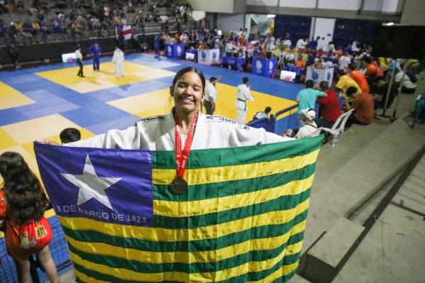 Todas as medalhas foram conquistadas por alunas, demonstrando a força e o talento feminino no esporte.(Imagem:Divulgação)