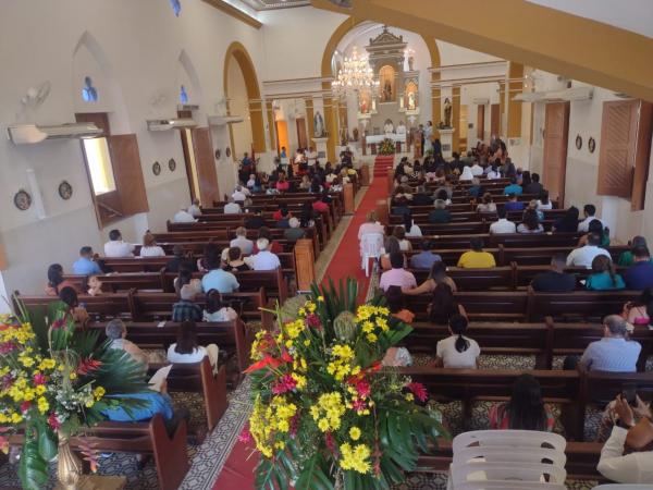 Hasteamento das bandeiras e missa em ação de graças celebram os 127 anos de Floriano.(Imagem:FlorianoNews)