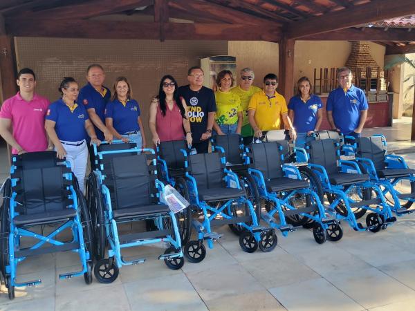 Rotary Club de Floriano Médio Parnaíba entrega 40 cadeiras de rodas para pessoas carentes através do Programa Mobilidade Para Todos(Imagem:FlorianoNews)