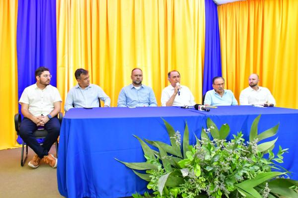 Coletiva de imprensa reúne candidatos eleitos à Prefeitura Municipal de Floriano.(Imagem:FlorianoNews)