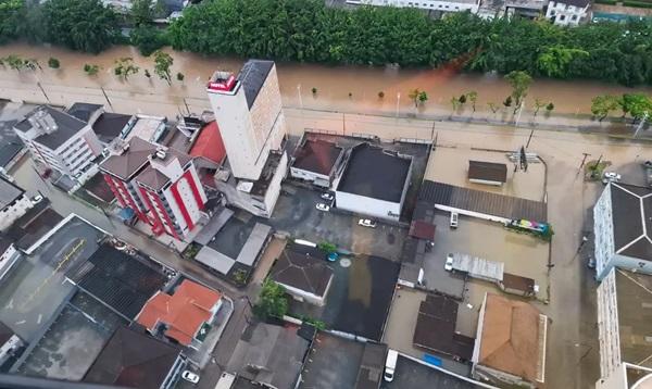 Em Araquari, 30 pessoas foram atingidas pelos temporais.(Imagem:Coredec/Joinville)