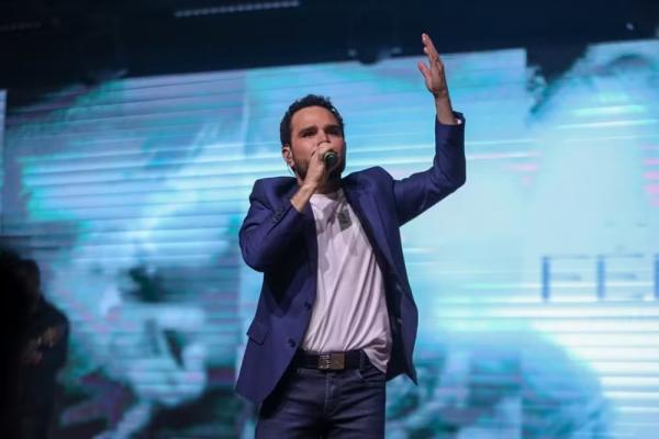 Luciano Camargo fez show gospel no Rio.(Imagem:Thyago Andrade/Agnews)