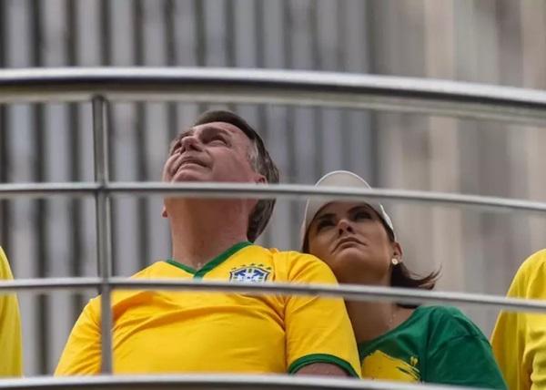 O ex-presidente Jair Bolsonaro (PL) e a ex-primeira-dama Michelle Bolsonaro (PL)(Imagem:Taba Benedicto/Estadão / Estadão)