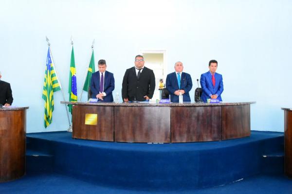 Câmara Municipal de Floriano homenageia presidente da AMLH com Título de Cidadão Florianense.(Imagem:CMF)