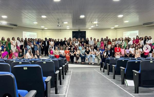 Floriano sedia Fórum Estadual de Prevenção de Mortalidade Materna, Infantil e Fetal.(Imagem:Reprodução/Instagram)