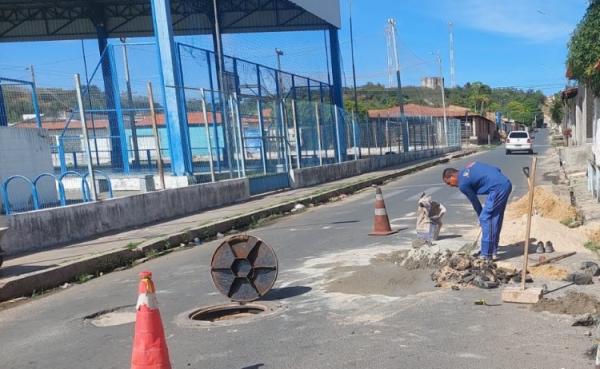 Infraestrutura realiza manutenção da pavimentação poliédrica e asfáltica em ruas de Floriano.(Imagem:Secom)