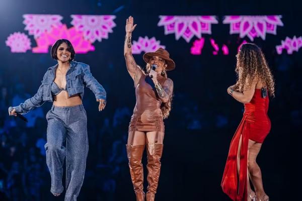 Lauana Prado com a dupla Cristinas.(Imagem:Divulgação)