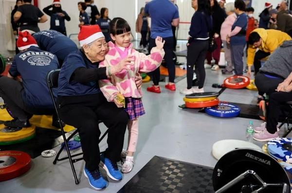 Cheng Chen Chin-Mei participou de uma competição de levantamento de peso em Taipé, em Taiwan  (Imagem:Ann Wang/Reuters)