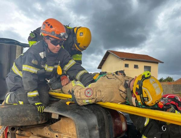 curso de elite de salvamento realizado em Minas Gerais(Imagem:Divulgação)