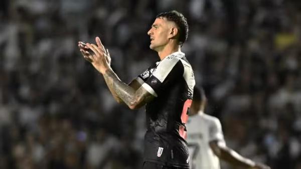 Vegetti marcou o gol do Vasco, de pênalti, no clássico com o Botafogo no Carioca 2025.(Imagem:André Durão)