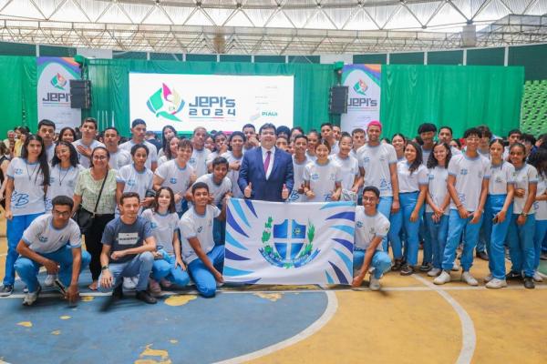 O governador participou da abertura do evento e destacou a importância de apoiar o esporte ainda na escola.(Imagem:Divulgação)