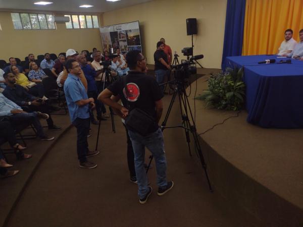  Coletiva de imprensa reúne candidatos eleitos à Prefeitura Municipal de Floriano.(Imagem:FlorianoNews)