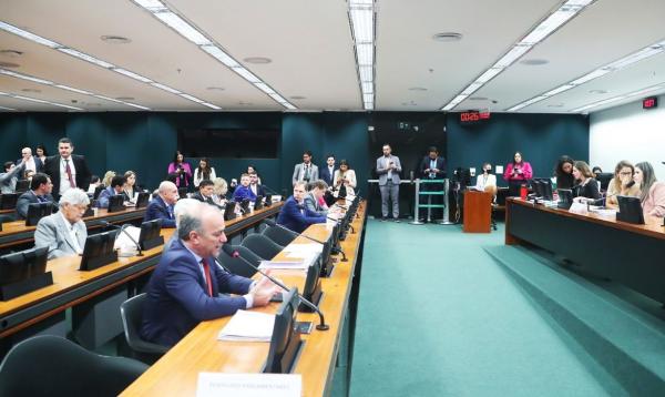 PEC foi aprovada na Câmara por 47 votos favoráveis e 17 contrários.(Imagem:Bruno Spada/Agência Câmara)