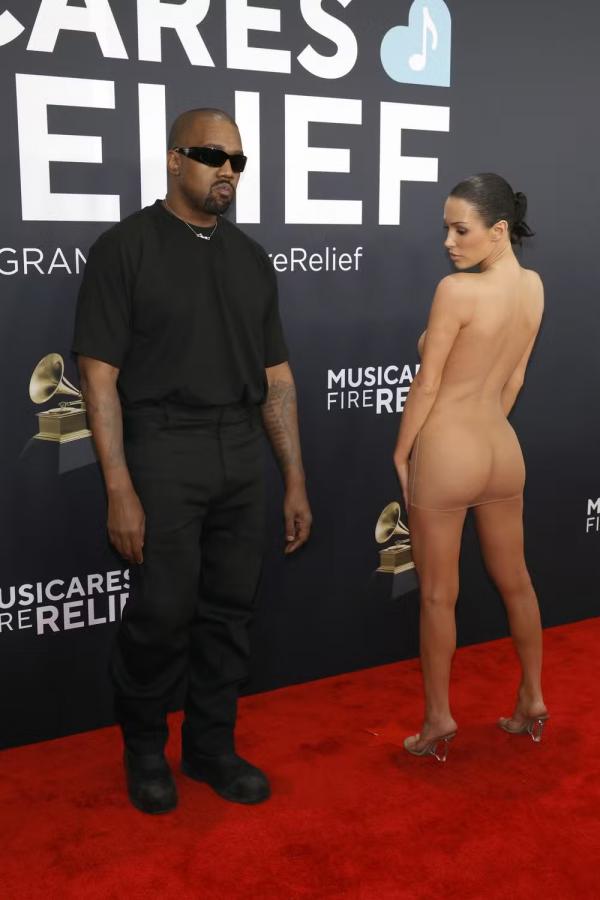 Kanye West e Bianca Censori(Imagem:Getty Images)