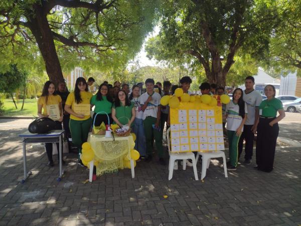 Alunos do CETI Djalma Nunes promovem ação do Setembro Amarelo em Floriano.(Imagem:FlorianoNews)