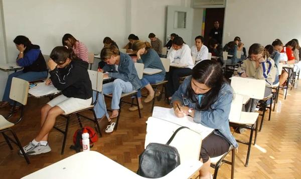 Os estudantes que perderam a prova já podem pedir dispensa(Imagem:Agência Brasil)