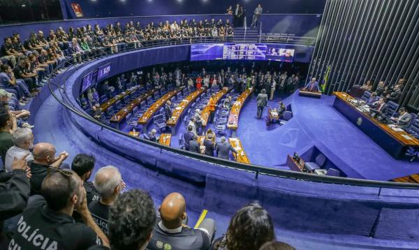 Medida prevê aumento para servidores da segurança, entre outros.(Imagem:Lula Marques/ Agência Brasil)