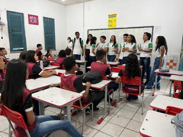 Escola Getúlio Vargas recebe visita de ex-alunos aprovados nos seletivos do IFPI e CTF 2024(Imagem:Secom)