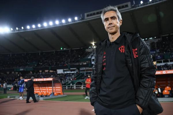 Paulo Sousa em Talleres x Flamengo em 2022.(Imagem:Fotobairesarg/AGIF)