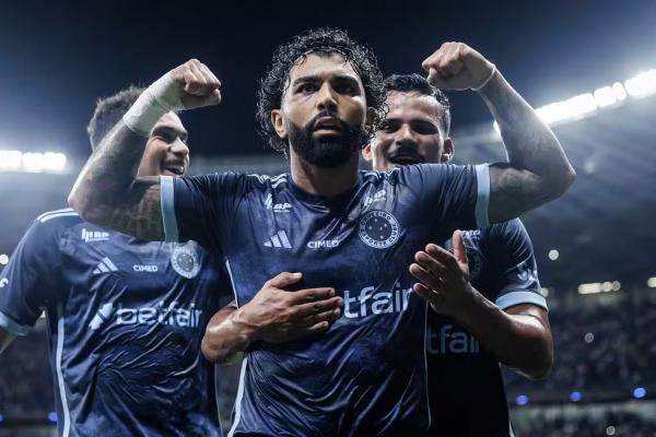 Gabigol, do Cruzeiro, comemora gol marcado diante do Uberlândia.(Imagem:Gustavo Aleixo)