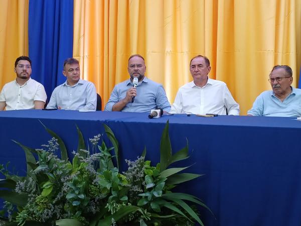  Coletiva de imprensa reúne candidatos eleitos à Prefeitura Municipal de Floriano.(Imagem:FlorianoNews)