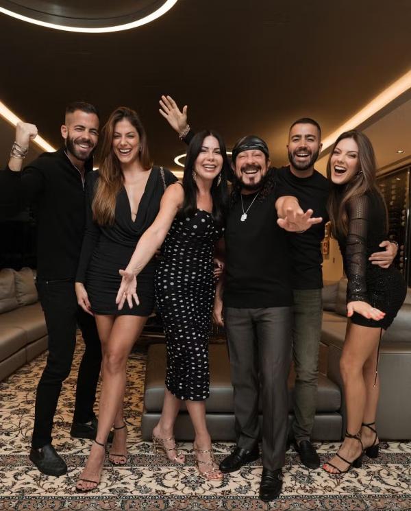 Pipo Marques, Mari Gonzalez, Ana Marques, Bell Marques, Rafa Marques e Patricia Guerra.(Imagem:Reprodução/Instagram)