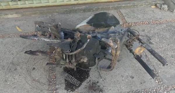 Motocicleta furtada durante vaquejada é encontrada queimada em Floriano.(Imagem:Reprodução)