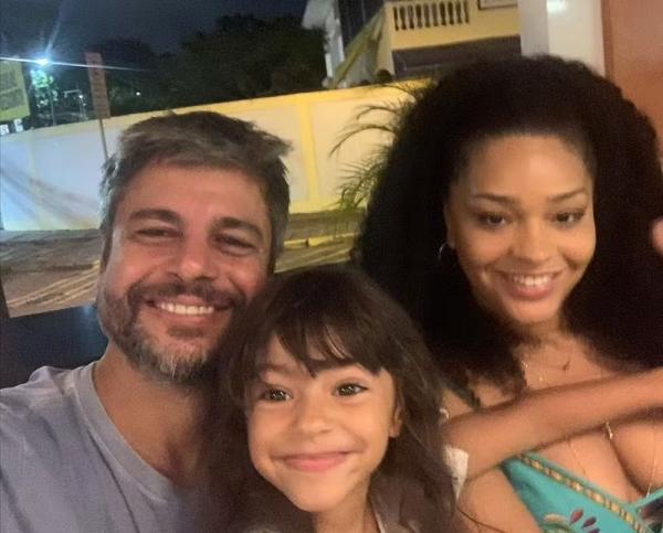 Juliana Alves admite ter sentido necessidade de ser uma inspiração para a filha, Yolanda, em meio à separação de Ernani Nunes.(Imagem:Reprodução/Instagram)