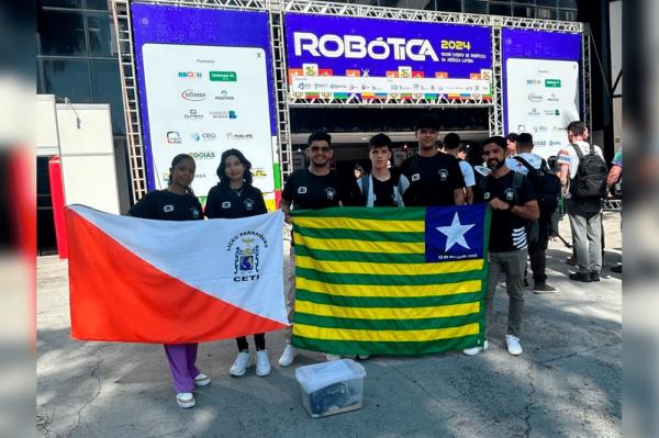 Estudantes do Centro Estadual de Tempo Integral (Ceti) Liceu Parnaibano, em Parnaíba, participam de evento realizado em Goiânia.(Imagem:Divulgação)