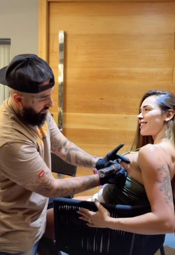 Tainá Castro faz nova tatuagem. (Imagem:Reprodução/Instagram)