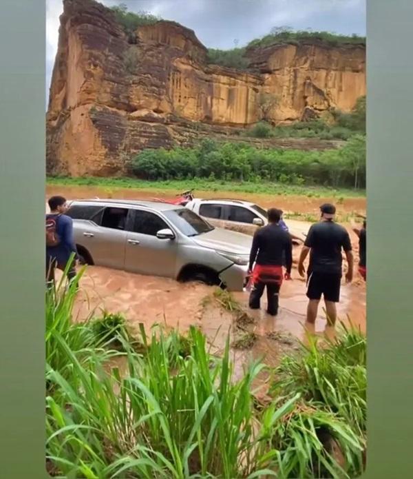 Comunidades do Sul do Piauí enfrentam isolamento após fortes chuvas; ?SOS? (Imagem:Reprodução redes sociais)