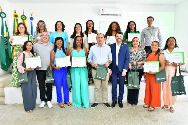 Professores da rede municipal de Floriano recebem certificado da Jornada de Educação Financeira SICREDI(Imagem:Reprodução/Secom)