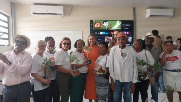 Idosos do CRAS I participam do III Seminário Interdisciplinar de Geriatria e Gerontologia na UFPI.(Imagem:Secom)