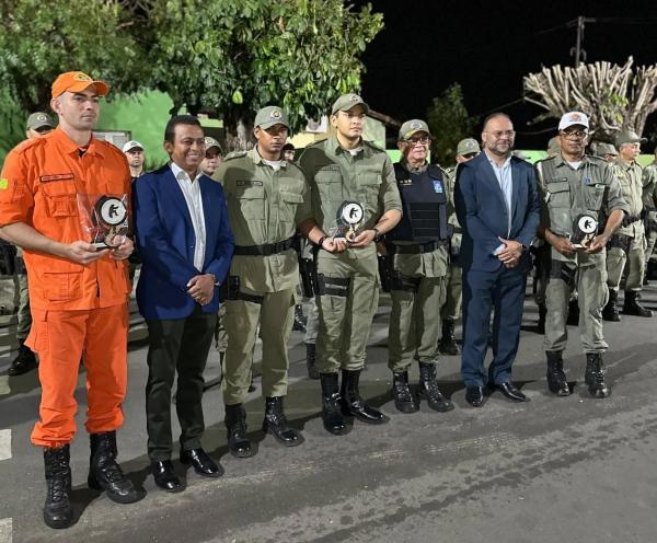 Dr. Francisco Costa participa de cerimônia em homenagem aos 61 anos do 3º BPM de Floriano(Imagem:Reprodução/Instagram)