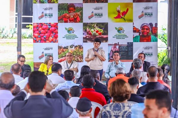 SAF entrega tratores e implementos agrícolas para 12 entidades da agricultura familiar(Imagem:Geirlys Silva)