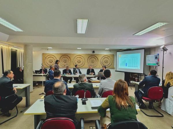 Secretário de Fazenda, Emílio Júnior, apresentou relatório do primeiro quadrimestre de 2024, nesta terça-feira (2), na Assembleia Legislativa.(Imagem:Divulgação)