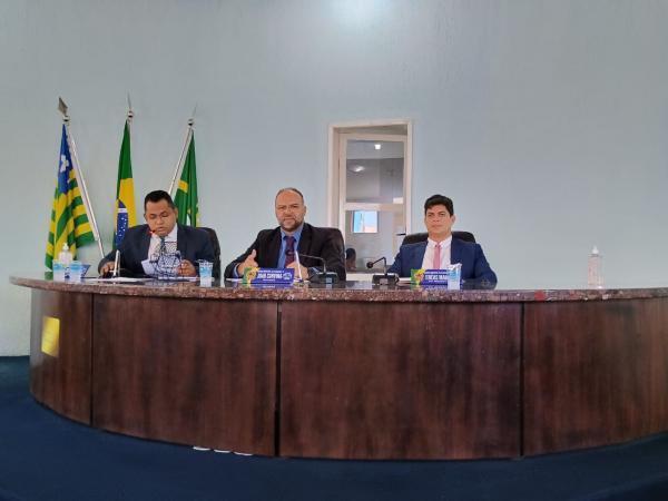 Câmara Municipal de Floriano realiza sessão ordinária e aprova projetos por unanimidade.(Imagem:FlorianoNews)