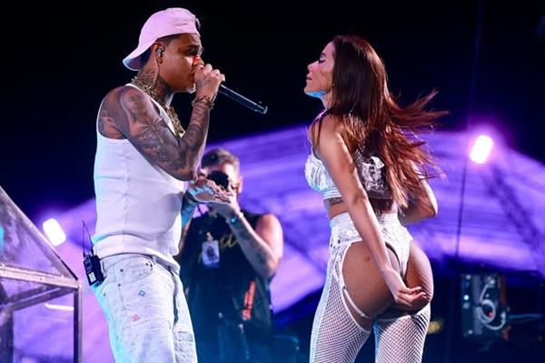 Cabelinho canta com Anitta  (Imagem:Roberto Filho/BrazilNews)