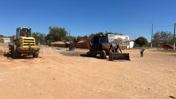 Parceria entre Prefeitura de Floriano e Instituto Benigno capacita operadores de máquinas pesadas.(Imagem:Secom)