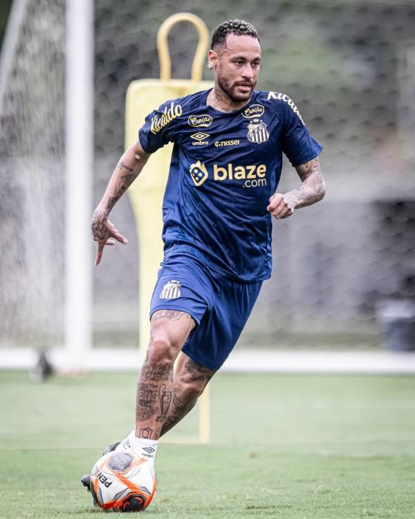 Primeiro treino de Neymar no Santos.(Imagem:Raul Baretta/ Santos FC)