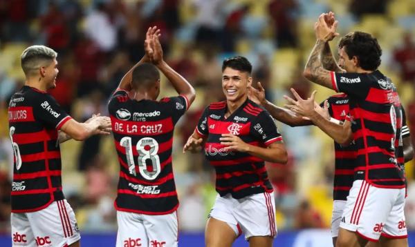 Flamengo derrota São Paulo e assume liderança do Brasileiro.(Imagem:Gilvan de Souza/CRF/Direitos Reservados)