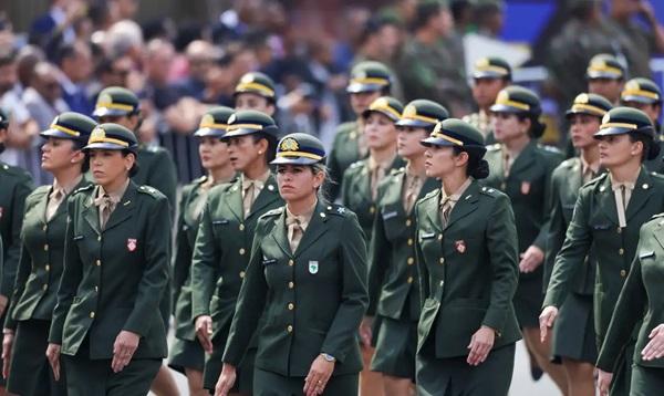 Sete mil mulheres se alistam no serviço militar em 2 dias.(Imagem:Agência Brasil)