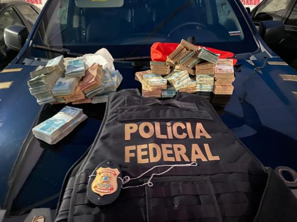 Polícia Federal apreende R$ 360 mil em carro e investiga crime eleitoral no Piauí.(Imagem:Polícia Federal)