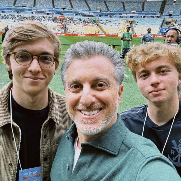 Luciano Huck com os filhos, Joaquim e Benício.(Imagem:Reprodução/Instagram)