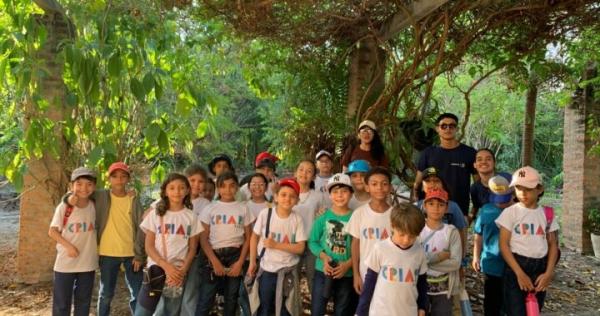 Alunos do Projeto Criar Sesc vivenciam aula de campo sobre Educação Ambiental no Sítio Caripina.(Imagem:Divulgação)